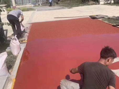 杨浦 篮球场翻新的地面工